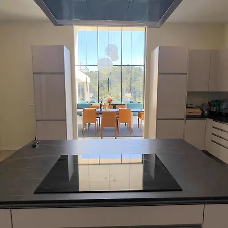 Azahar, Marbella