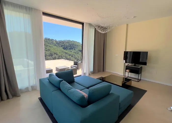 Azahar, Marbella * Benahavís